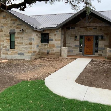 Heartstone Lodge Concan Exterior photo